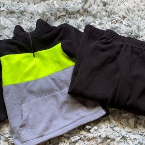 Boy’s Fleece pullover sweater and pants set